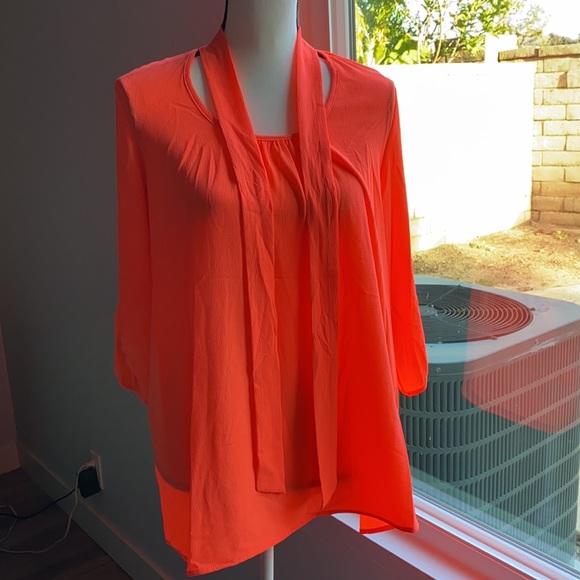 Moa ladies bright top LIKE NEW - Picture 6 of 8